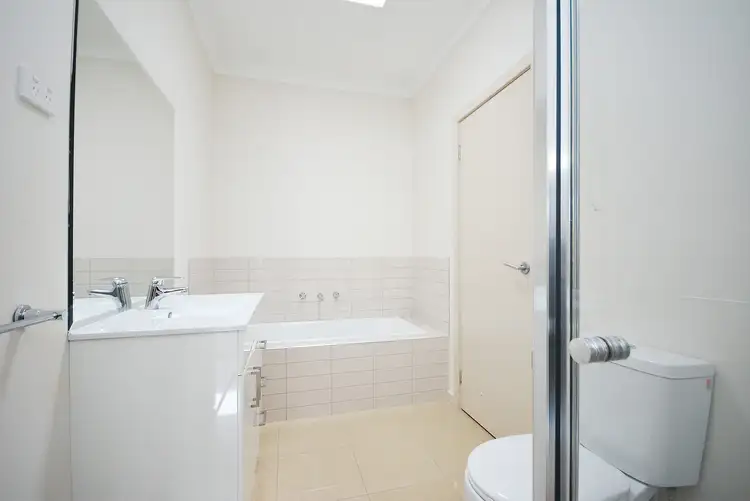 Fifth view of Homely unit listing, 3/22 Banksia Grove, Tullamarine VIC 3043