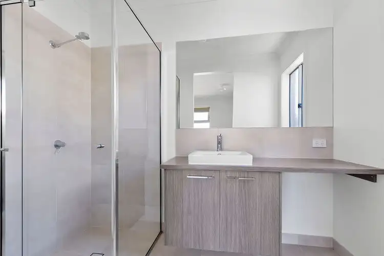Fifth view of Homely house listing, 7 Albert Circuit, Pakenham VIC 3810