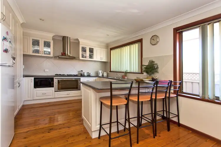 Second view of Homely townhouse listing, 1/1059 Calimo Street, North Albury NSW 2640