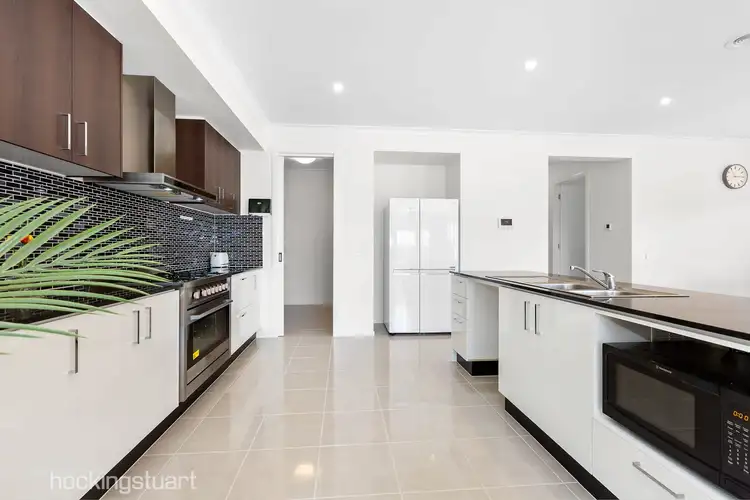 Fifth view of Homely house listing, 16 Allunga Way, Werribee VIC 3030