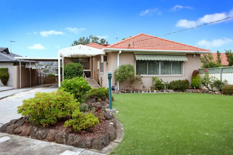 10 Byfield Close, Gladstone Park VIC 3043