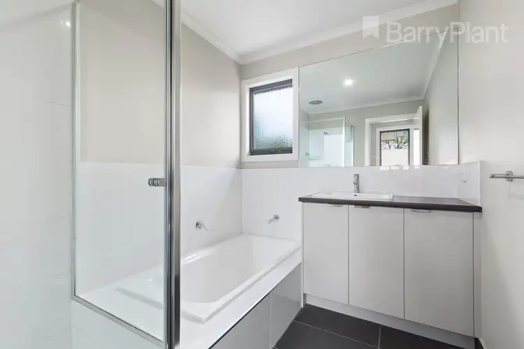 Fifth view of Homely unit listing, 2/27 Cave Hill Road, Lilydale VIC 3140