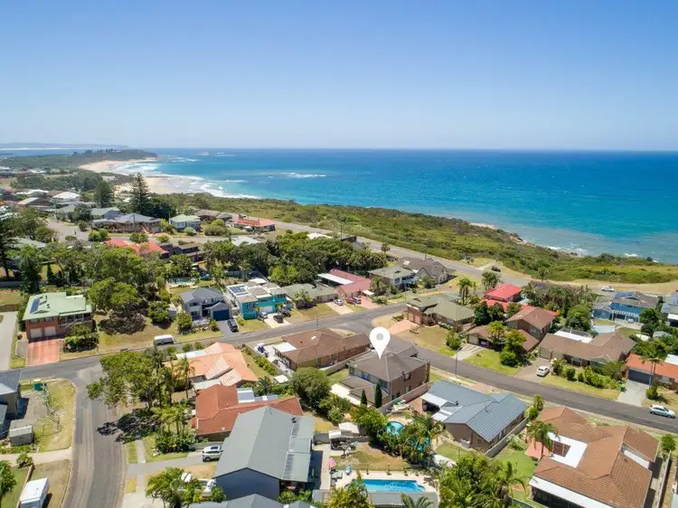 Second view of Homely house listing, 4 Sapphire Close, Caves Beach NSW 2281