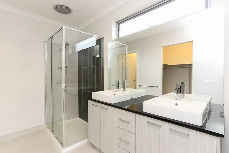 Seventh view of Homely house listing, 32 Leyana Crescent, Brookfield VIC 3338