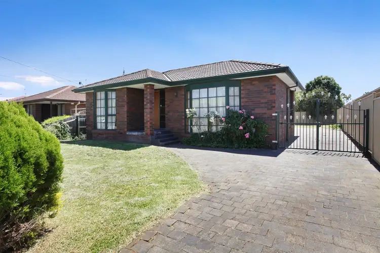 55 The Circuit, Gladstone Park VIC 3043