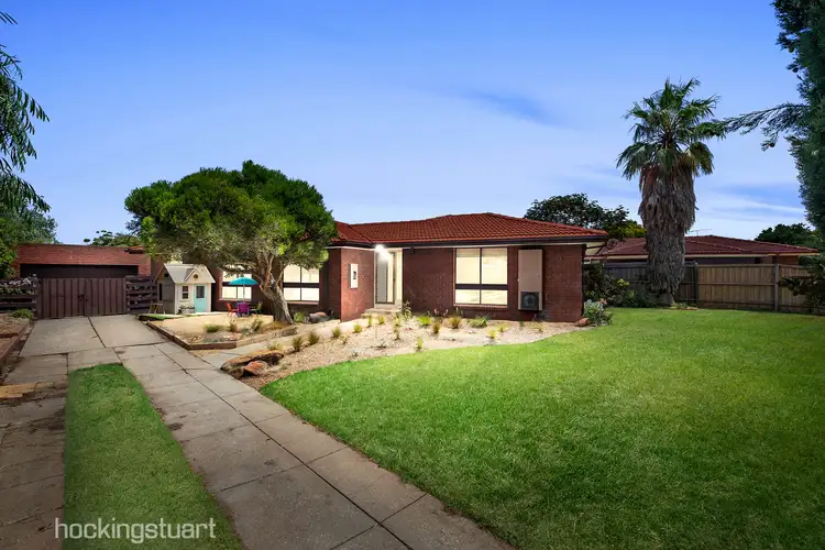 9 Lincoln Way, Melton West VIC 3337