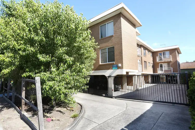 2/389 Barkly Street, Footscray VIC 3011
