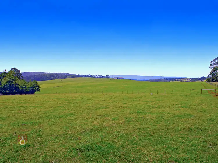 82 Orchard Road, Kinglake VIC 3763