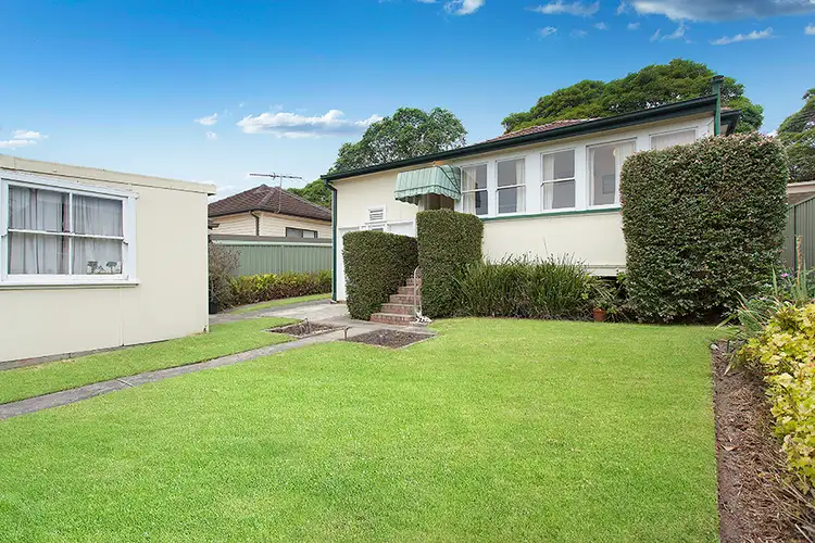 12 Bailey Parade, Peakhurst NSW 2210
