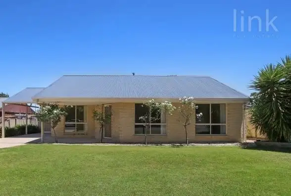 59 Kurrajong Crescent, West Albury NSW 2640