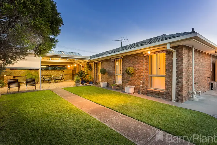 17 Kurrajong Drive, Altona Meadows VIC 3028