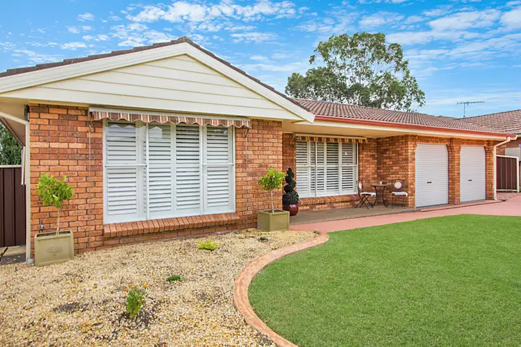 3 Mezen Place, St Clair NSW 2759