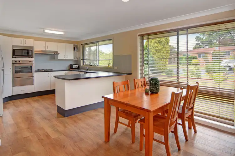 9 Yeovil Drive, Bomaderry NSW 2541