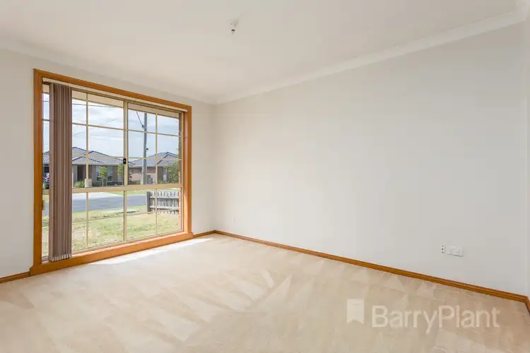 Fifth view of Homely house listing, 2 Douglas Court, Altona Meadows VIC 3028