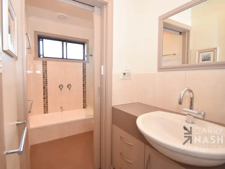 Fifth view of Homely house listing, 2 Lesley Court, Wangaratta VIC 3677