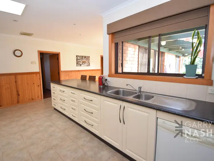 Seventh view of Homely house listing, 2 Lesley Court, Wangaratta VIC 3677
