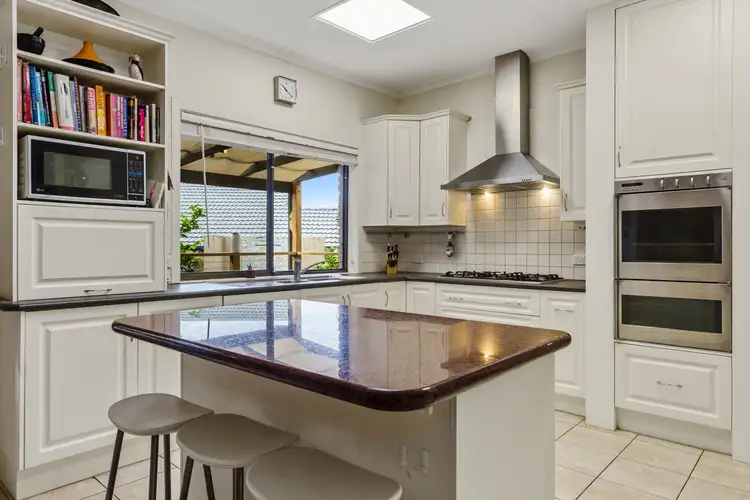 1 Yambuk Court, Vermont South VIC 3133