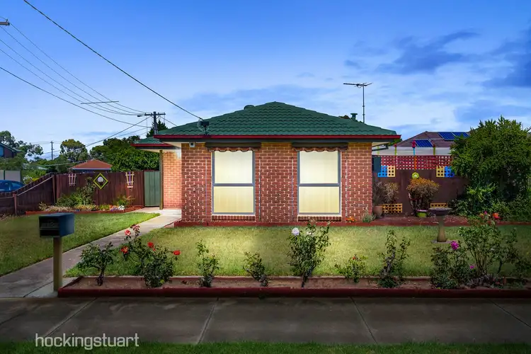 18 Daphne Crescent, Werribee VIC 3030
