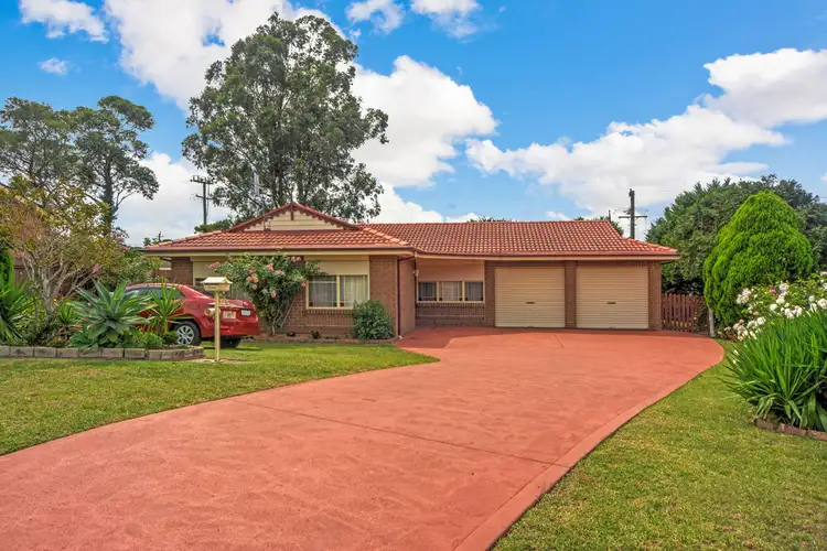 8 Dynet Close, Bomaderry NSW 2541