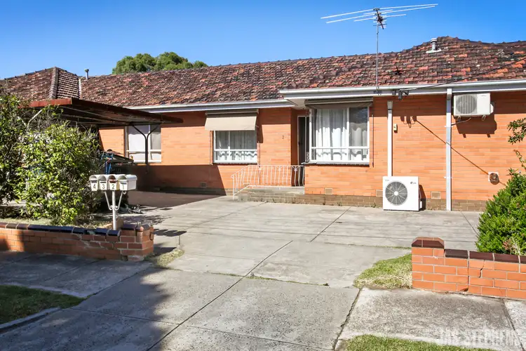 2/698 Barkly Street, West Footscray VIC 3012