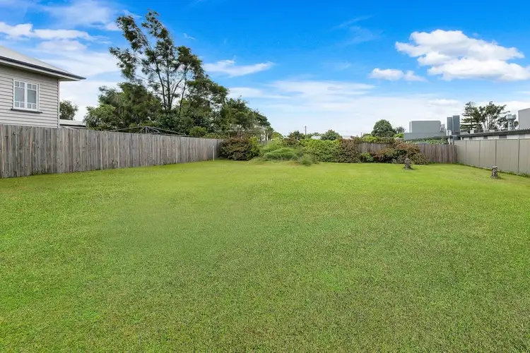 1 Hayes Street, Raceview QLD 4305