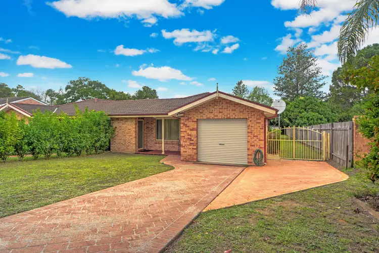 24 Lyndhurst Drive, Bomaderry NSW 2541