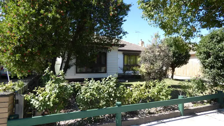 16 McDonald Avenue, Altona North VIC 3025