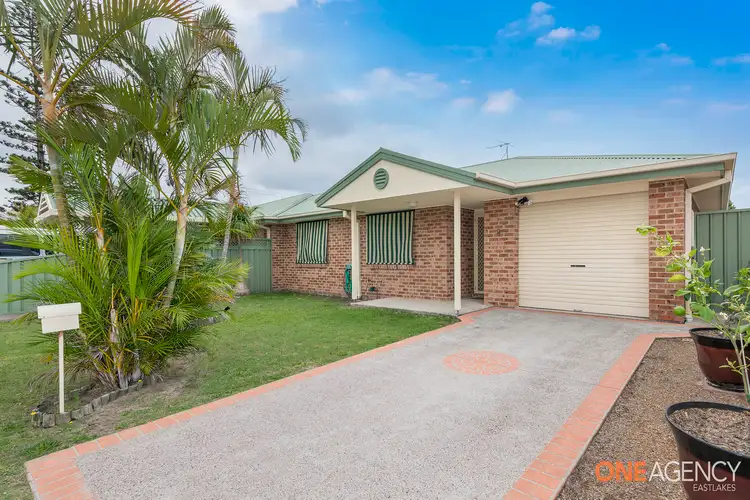 2/12 Ninag Street, Blacksmiths NSW 2281