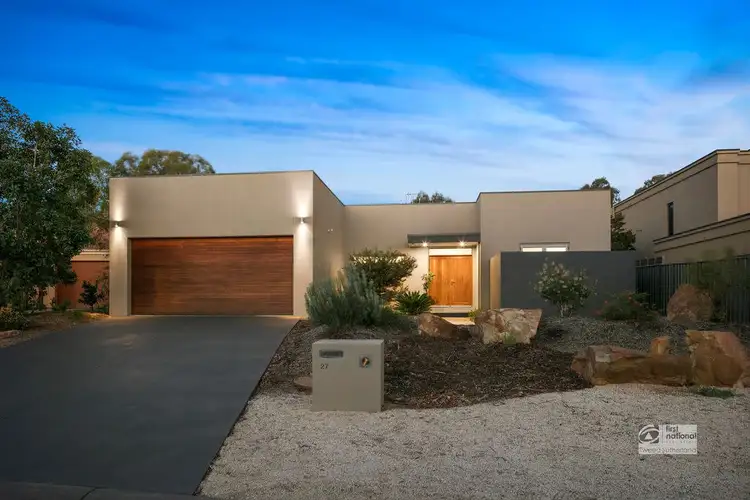 27 Elwood Drive, Strathdale VIC 3550