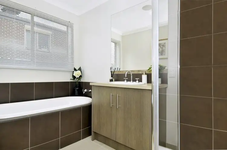 Sixth view of Homely house listing, 32 Lorikeet Crescent, Whittlesea VIC 3757