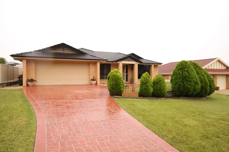 8 Glen Court, Black Head NSW 2430