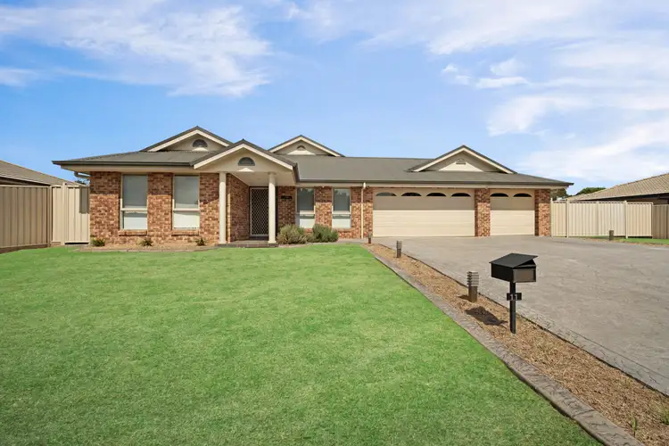 11 Hunter Street, Greta NSW 2334