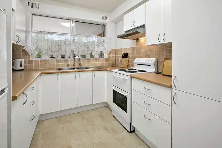 Third view of Homely unit listing, 9/3 Holborn Avenue, Dee Why NSW 2099