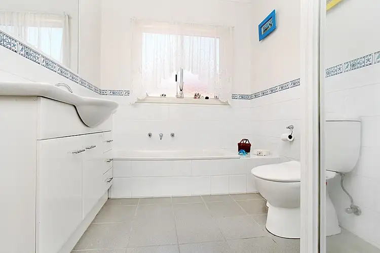 Fifth view of Homely house listing, 2/220 Civic Parade, Altona VIC 3018