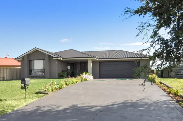 17 Willott Close, Eglinton NSW 2795