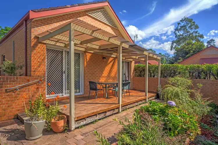 5/4 Carisbrooke Close, Bomaderry NSW 2541