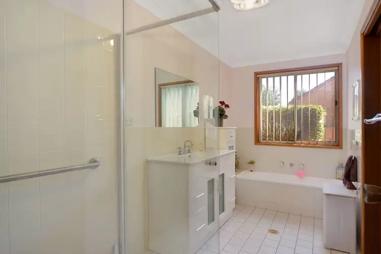 Sixth view of Homely villa listing, 5/4 Carisbrooke Close, Bomaderry NSW 2541