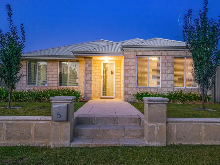 5 Bordeaux Parade, Piara Waters WA 6112