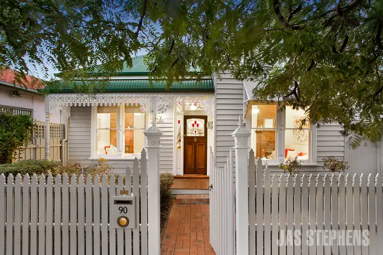 90 Queensville Street, Kingsville VIC 3012