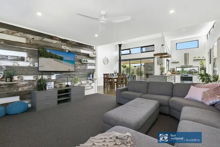 24 Carr Avenue, Leongatha VIC 3953