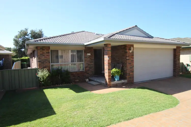 2/1a North Street, Tuncurry NSW 2428