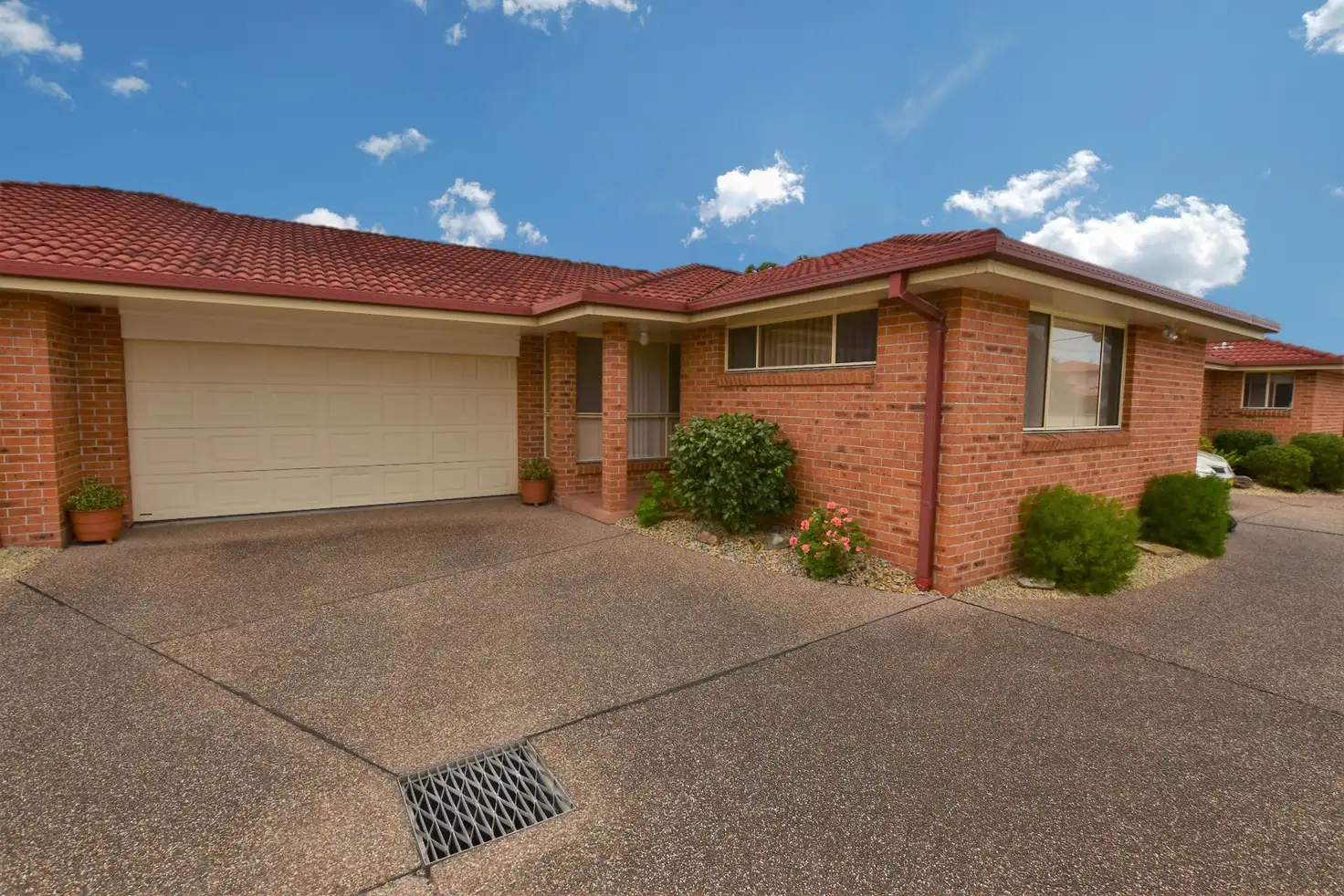 Main view of Homely villa listing, 2/40 Parkes Street, Tuncurry NSW 2428