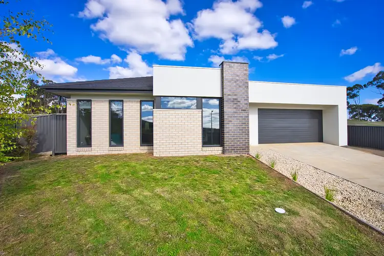 8 Holmsgarth Court, Brown Hill VIC 3350