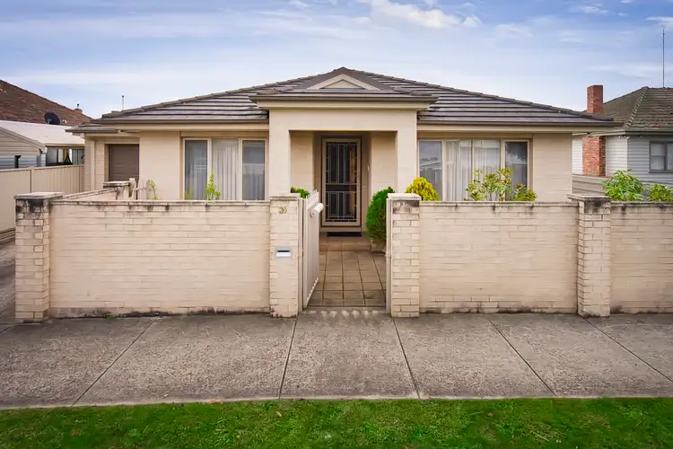 30 Lawrence Street, Alfredton VIC 3350