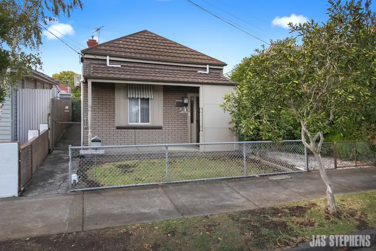 11 Empress Avenue, Kingsville VIC 3012