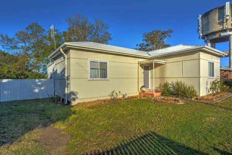 8 Hollands Road, Nowra NSW 2541