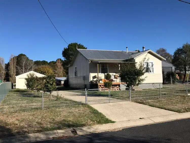 12 Chalker Street, Adaminaby NSW 2629
