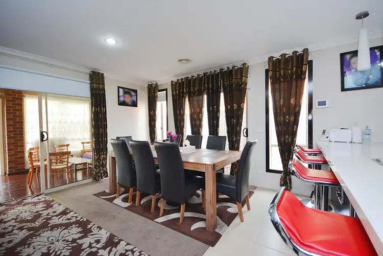 Seventh view of Homely house listing, 11 Cable circuit, Craigieburn VIC 3064