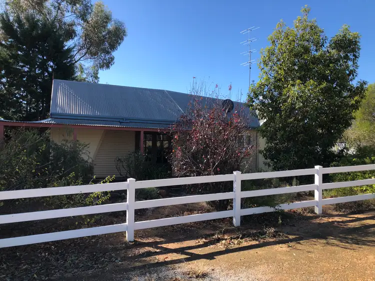 2 Northam Road, York WA 6302
