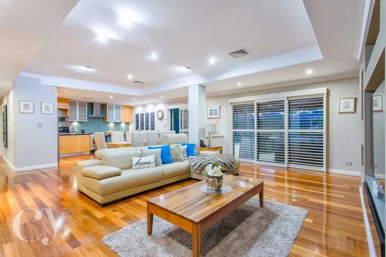 18 Warragoon Crescent, Attadale WA 6156